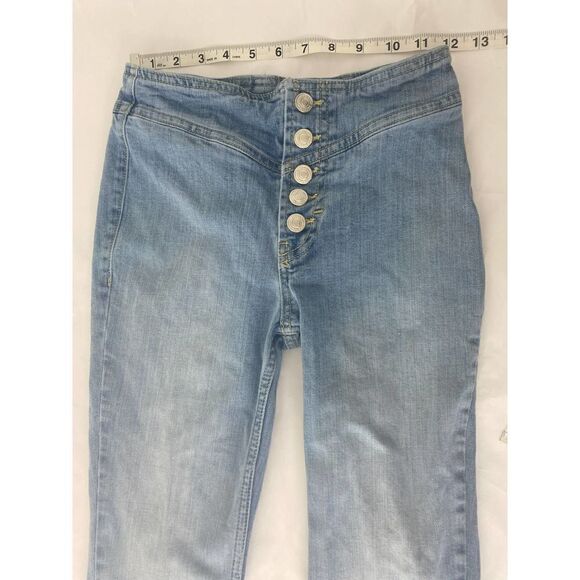 We The Free Urban Outfitters Light Wash Button Fly Jeans - Size 24 - Picture 4 of 9